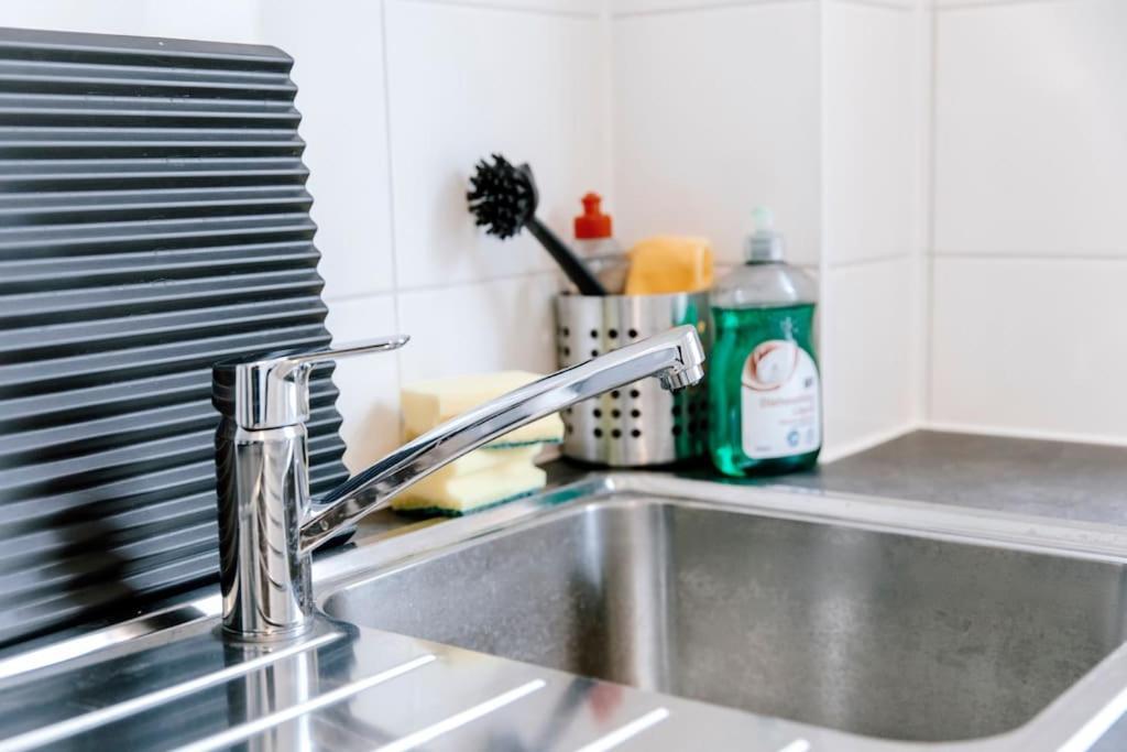 Zentral Und Frisch Eingerichtet: 2 Zi. 24H Checkin Apartment Kiel Exterior photo